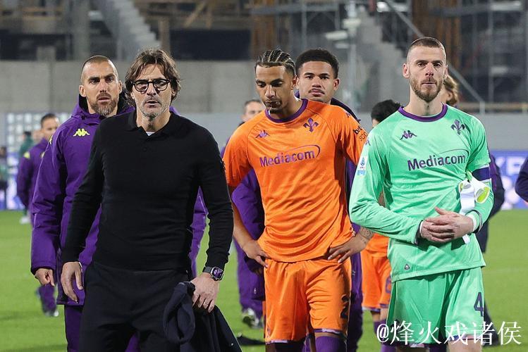 1-2！意甲2冠王遭读秒绝杀+15轮0胜垫底 高层震怒罚全队封闭管理