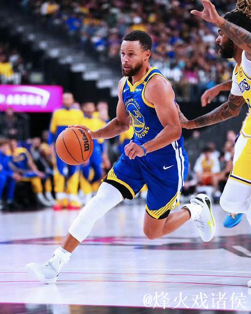 库里休战戴维斯贡献12+10 勇士力克活塞喜迎4连胜